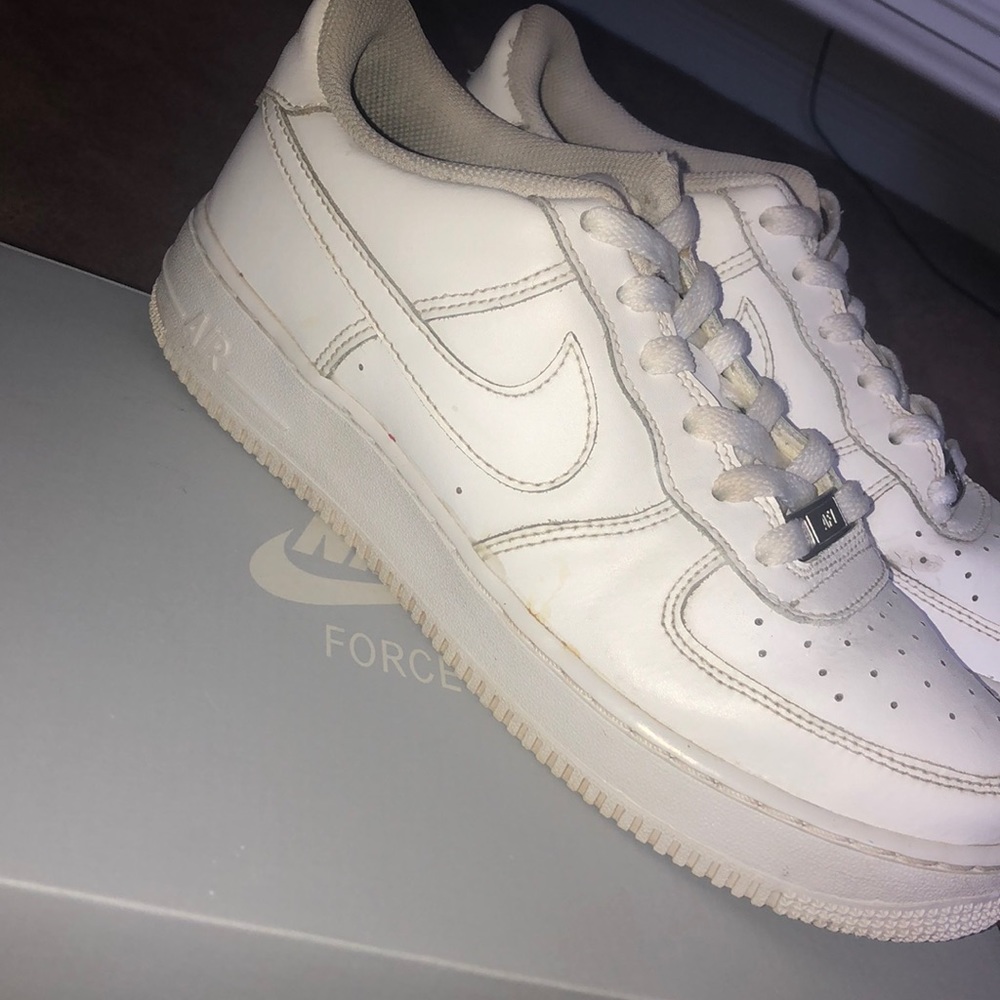 Size 7Y woman’s/girls af1